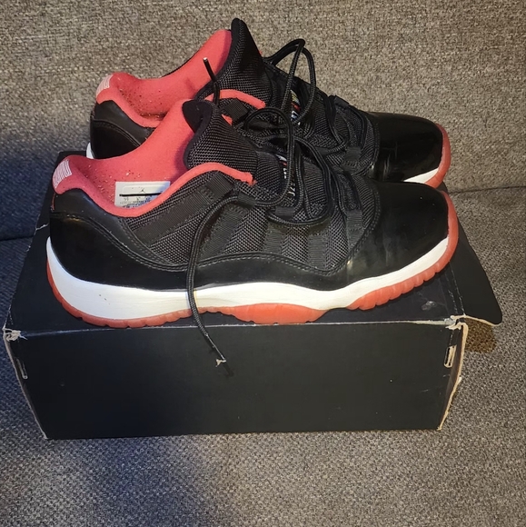 Jordan 11 Retro Low Bred 2015 size 7Y - Picture 3 of 6